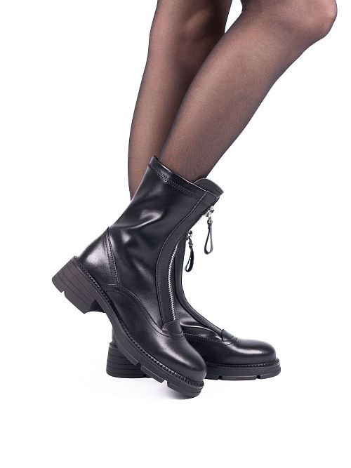 JA146-K555-P01 Ботинки женские натуральная кожа черный 365 