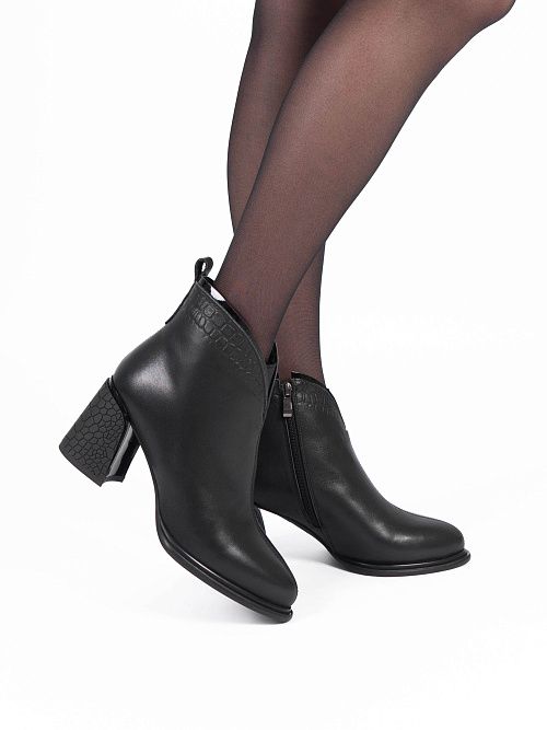 V128-N279-4M Ботинки женские натуральная кожа черный 365 