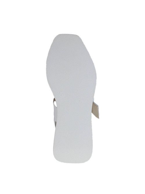 C677-010 Босоножки женские Baden 