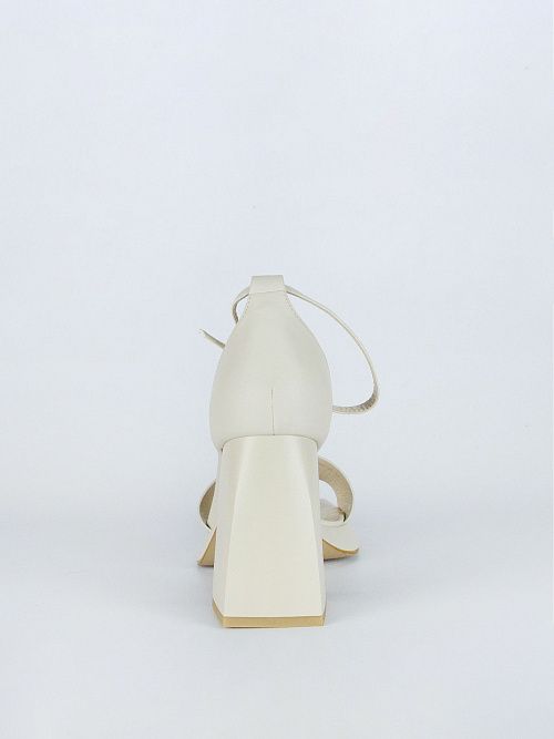 937101/04-06 Босоножки женские BETSY 