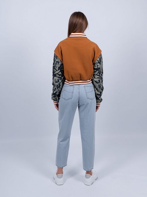 P0031/1 Бомбер женский коричевый 365 