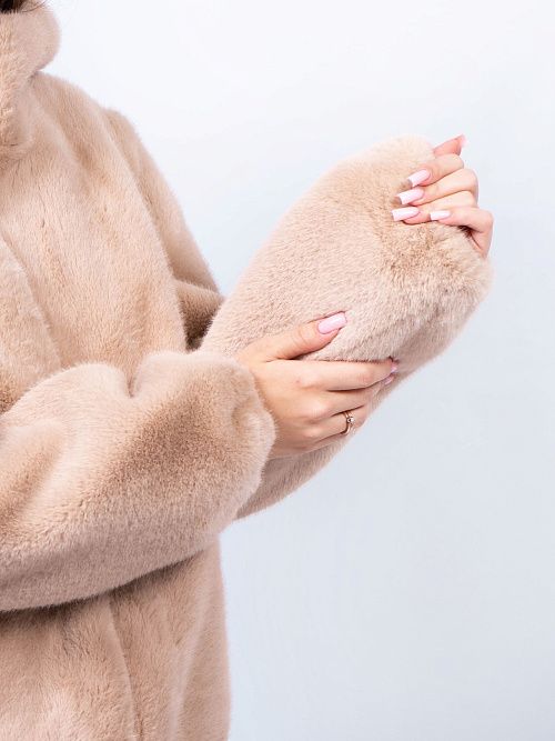 25-ELSX-009-1 Полушубок женский бежевый Sempati 