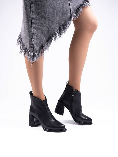 V128-N279-4 Ботинки женские натуральная кожа черный 365 