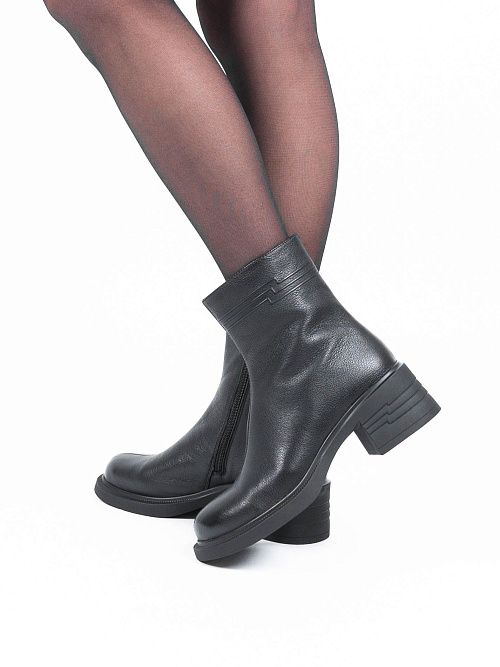 JA247-M402-1ZM Ботинки женские натуральная кожа черный 365 