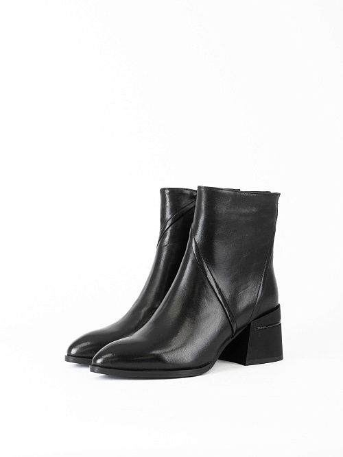 V62-N159-P935 Ботинки женские натуральная кожа черный 365 